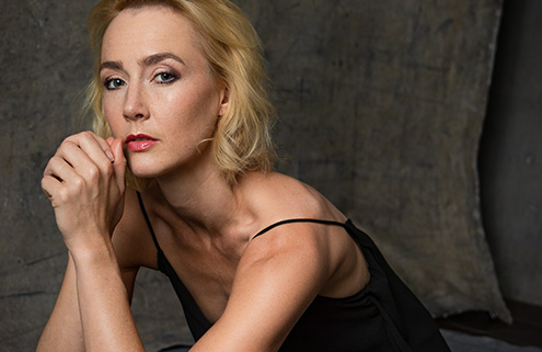 Modelportrait Anna Kleb aus der Serie Yoga Liebe · Portraitfotograf Jens Achtert · imagecouture