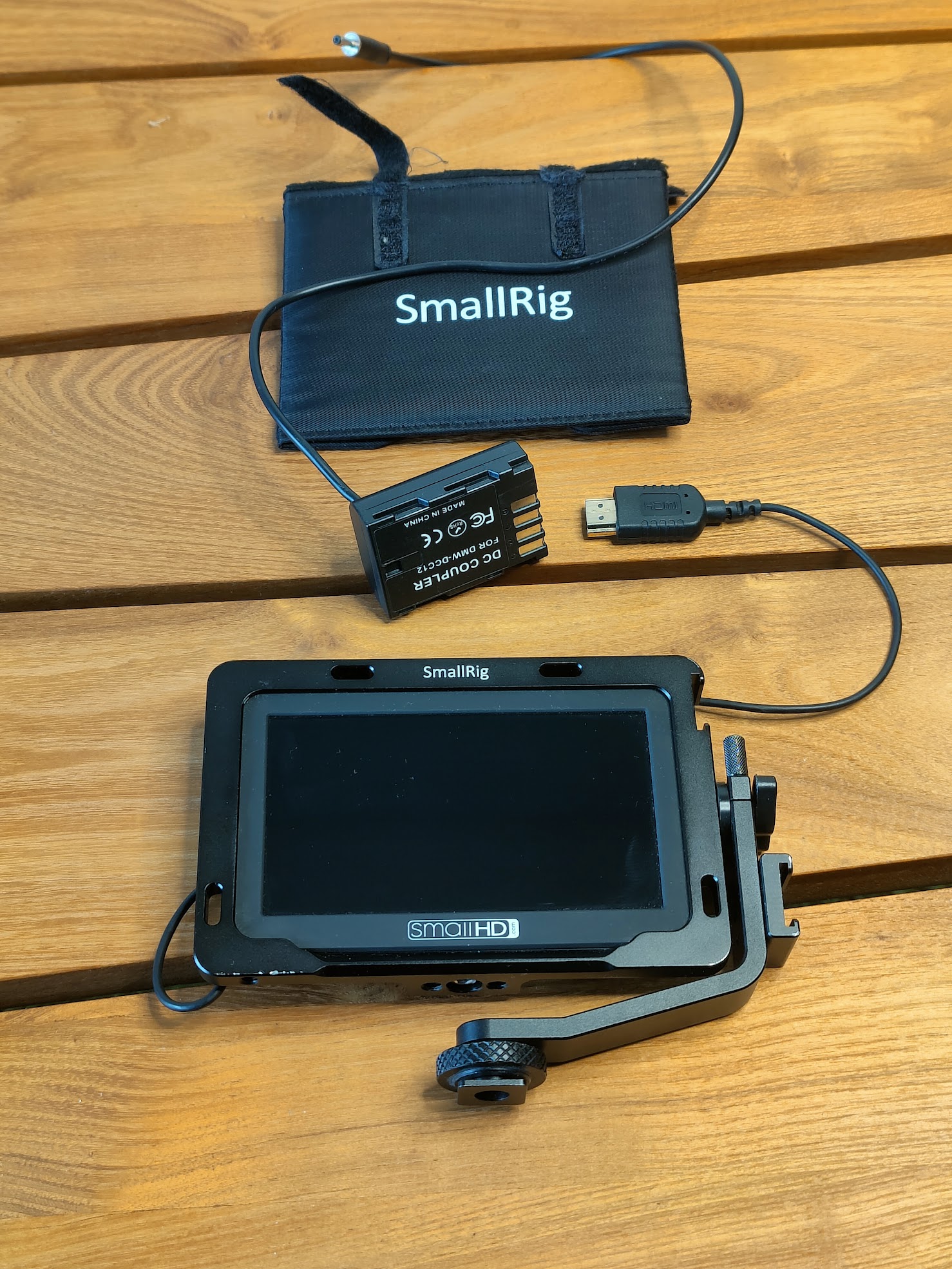 SmallHD Fokus 5" Fieldmonitor HDMI mit Zubehörpaket Smallrig Cage + Hood - TOP!