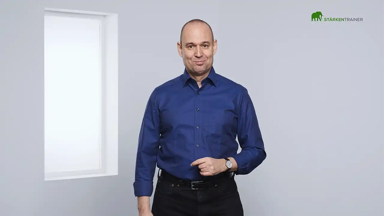 Frank Rebmann vor der Kamera, Standbild aus einer Videoreihe von Jens Achtert